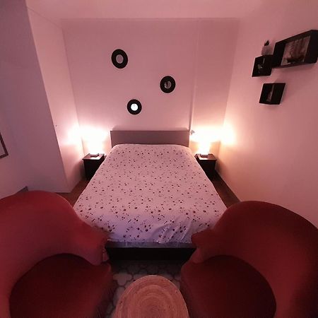 La Chaloupe 4 Bed & Breakfast Thiers Dış mekan fotoğraf