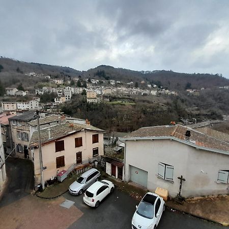 La Chaloupe 4 Bed & Breakfast Thiers Dış mekan fotoğraf