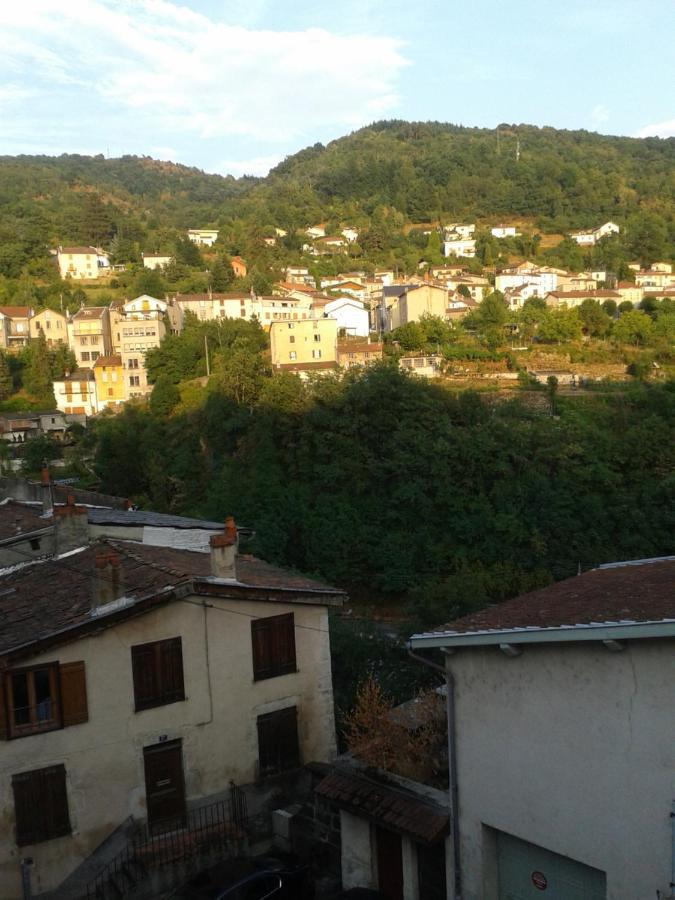 La Chaloupe 4 Bed & Breakfast Thiers Dış mekan fotoğraf