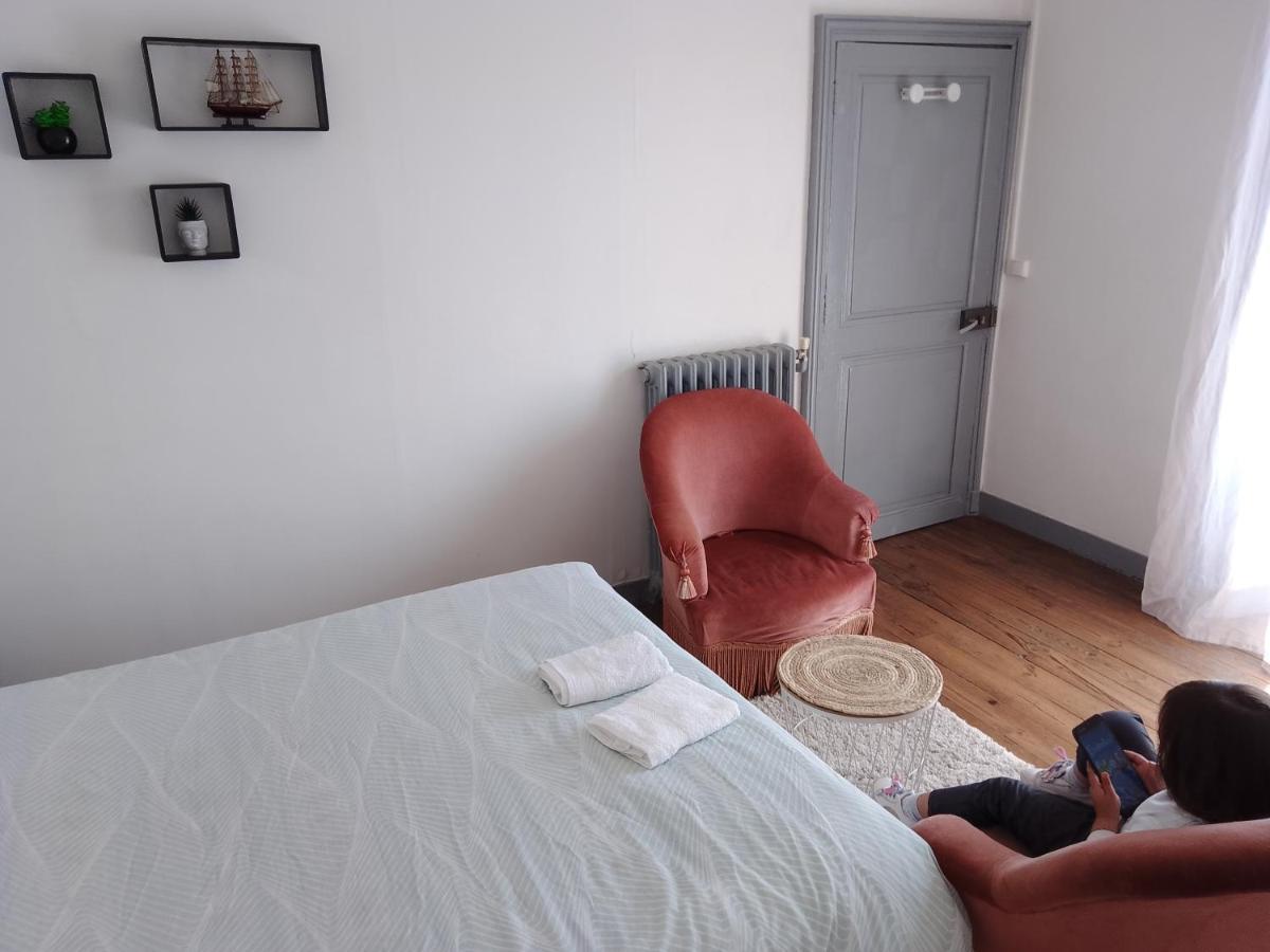 La Chaloupe 4 Bed & Breakfast Thiers Dış mekan fotoğraf