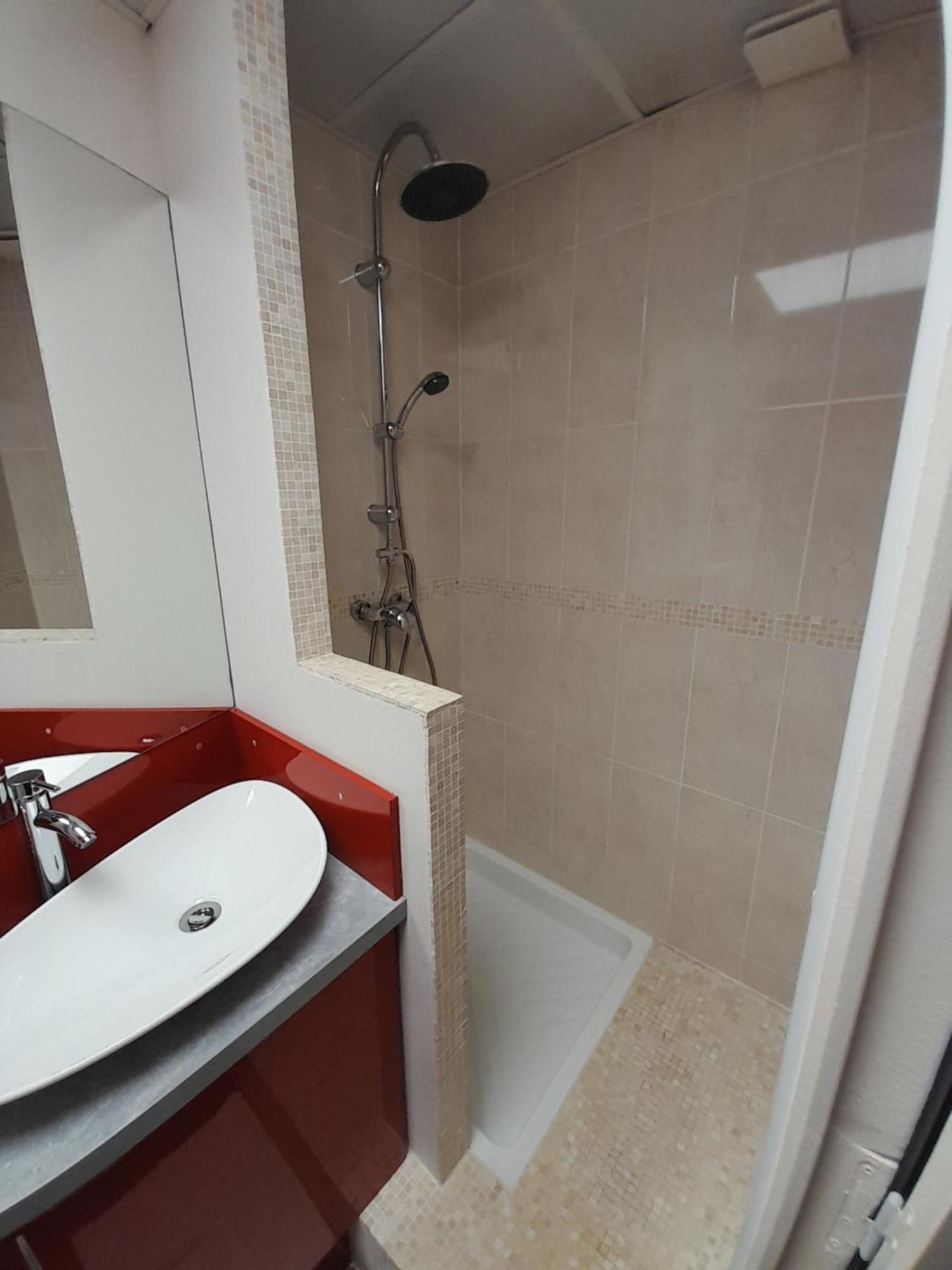 La Chaloupe 4 Bed & Breakfast Thiers Dış mekan fotoğraf