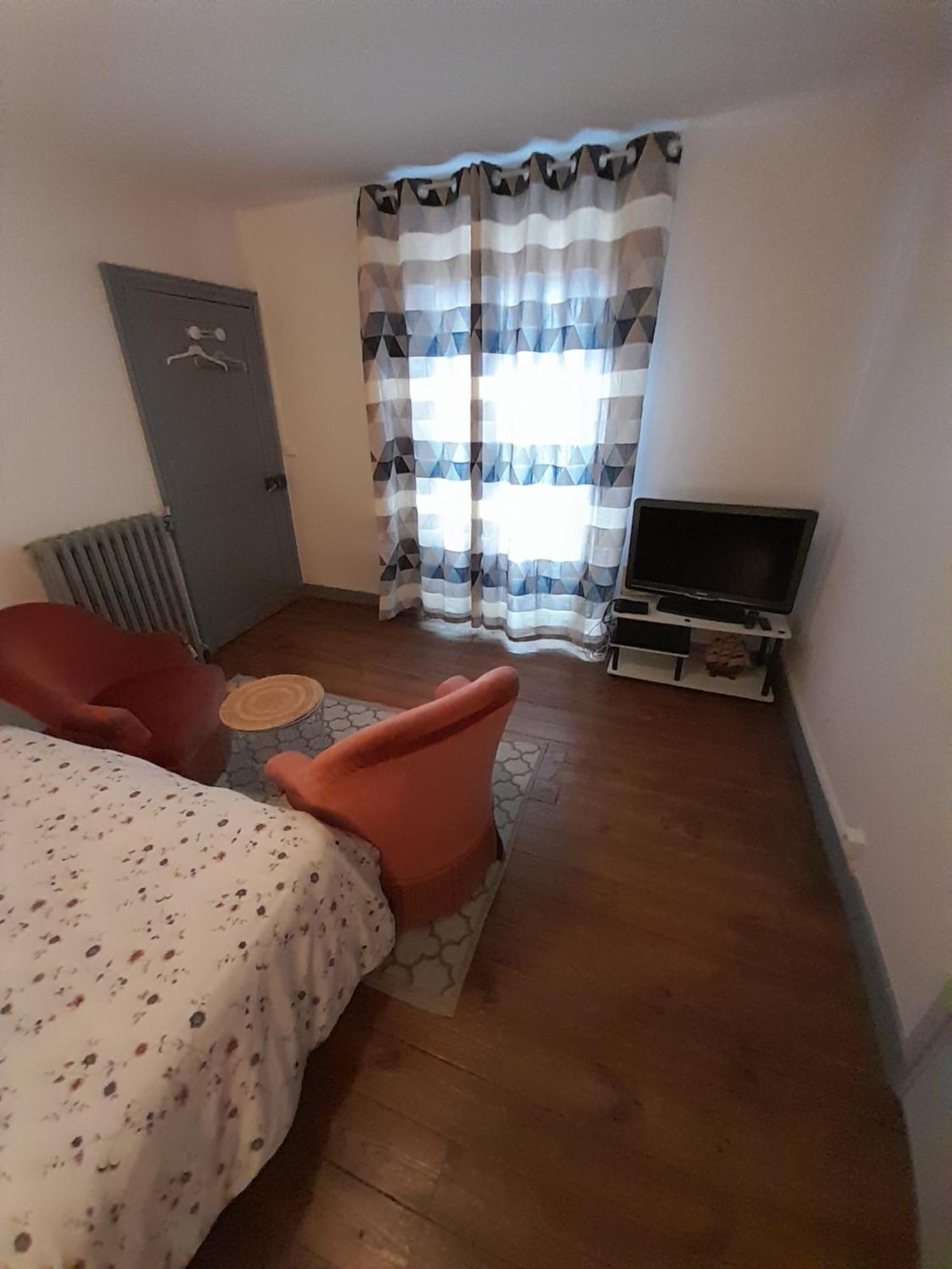 La Chaloupe 4 Bed & Breakfast Thiers Dış mekan fotoğraf